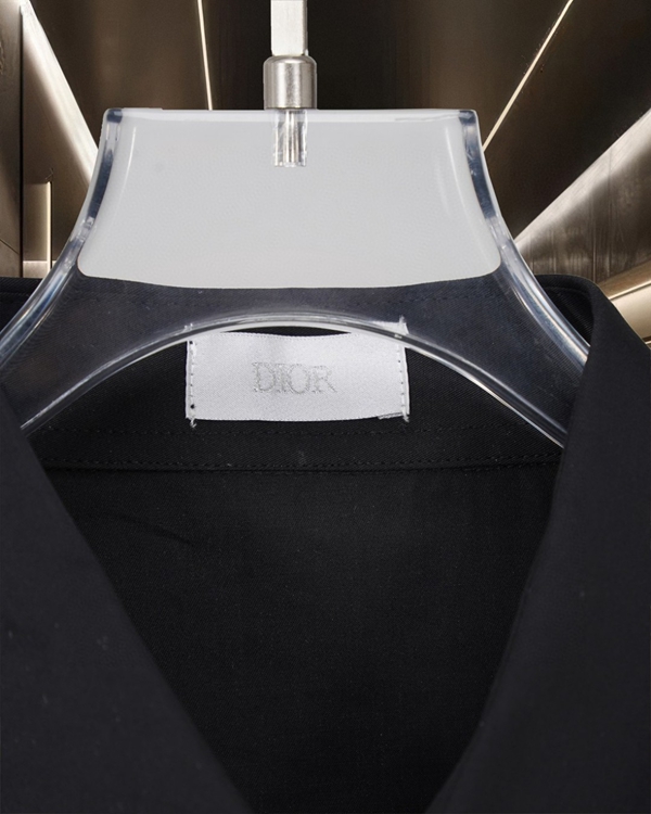 ブランドシャツ角部分ディテール